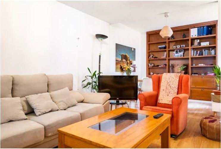 Acogedora Habitacion En Apartamento Compartido Amplio Y Centrico Granada Bagian luar foto