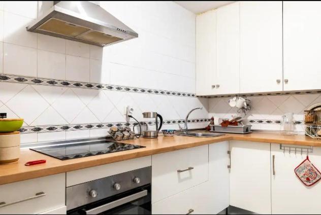 Acogedora Habitacion En Apartamento Compartido Amplio Y Centrico Granada Bagian luar foto